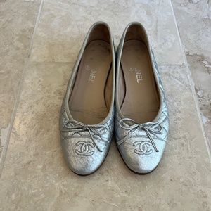 Chanel Crinkle silver ballet flats *Rare*